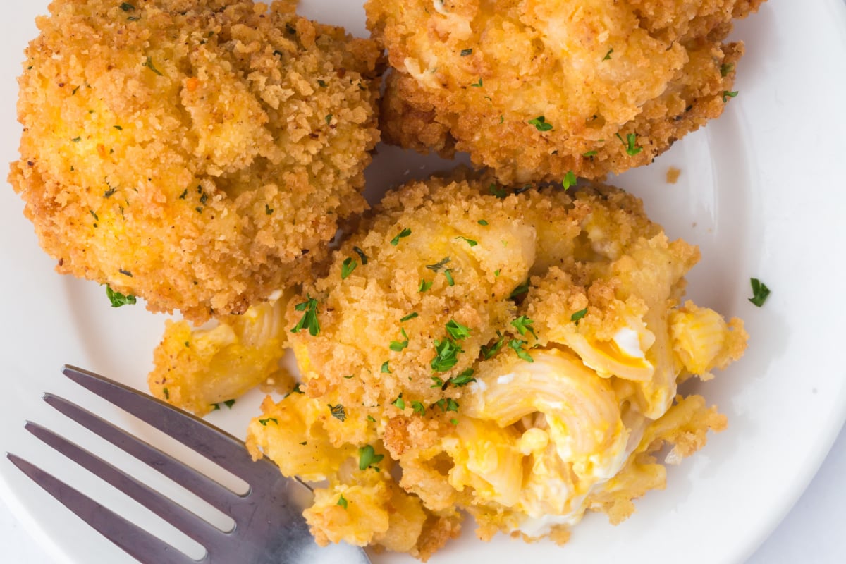 Fast & Gooey: Cheesy Comfort Food Recipes for Quick Dinners